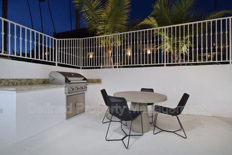 Santa Monica Condo: 834 4Th Street