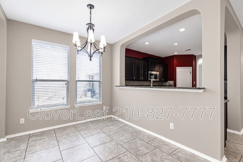 Schertz House: 764 Clearbrook Ave