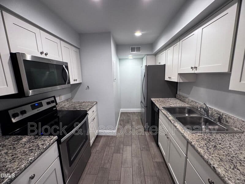 Raleigh House: 1238 Teakwood Pl