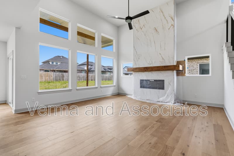 Centerton House: 1071 Whistler St