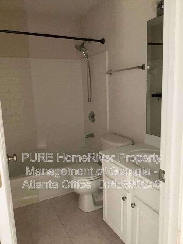 Kennesaw House: 1624 Hemburg Trce NW