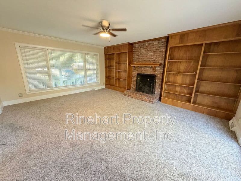 Rock Hill House: 274 Twin Lakes Road