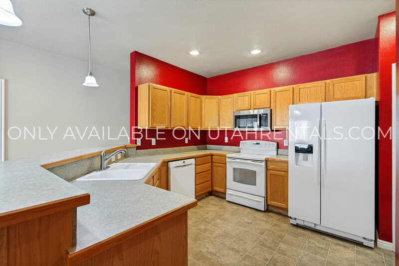 Provo Condo: 1043 Canyon Meadow Dr