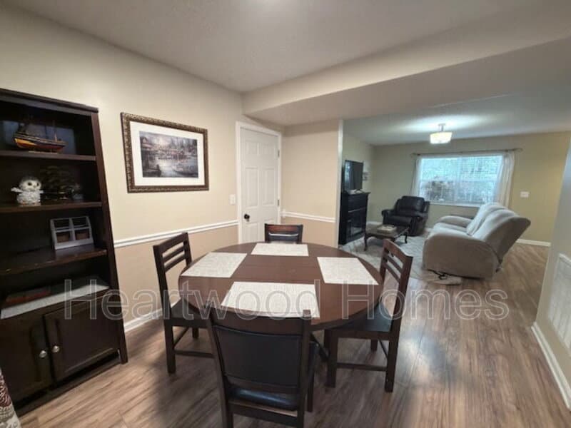 West Columbia House: 264 Orchard Hill Drive