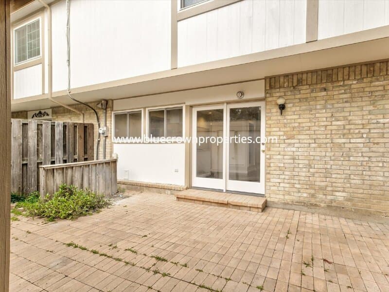 Arlington House: 462 Westview Terrace