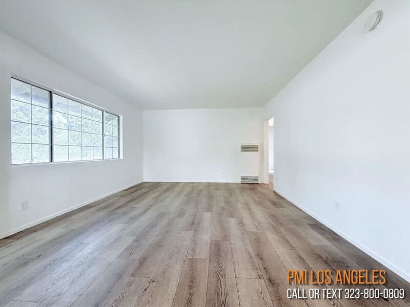 North Hollywood Condo: 10565 Camarillo St