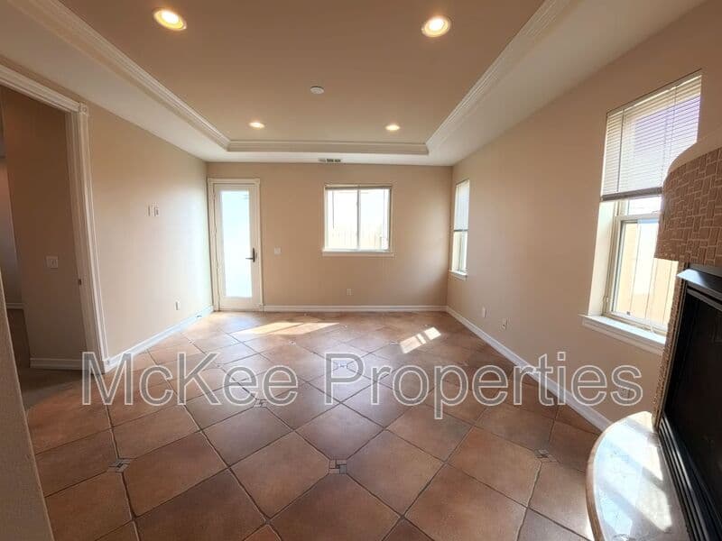 Imperial Beach House: 525 12th Street