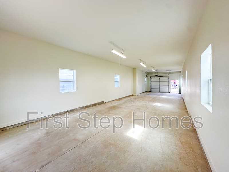 Oak Point House: 153 Cabrera Street