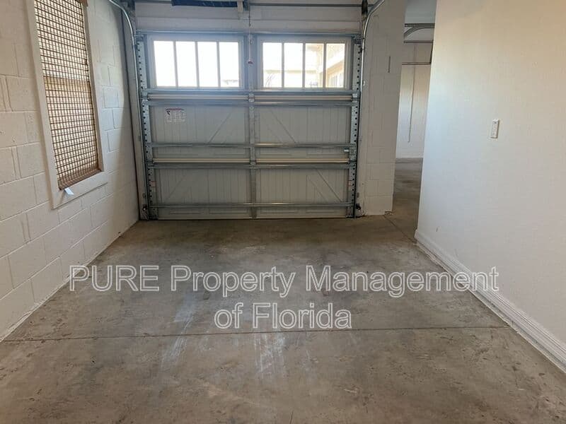 Ocala House: 10376 SW 99th Street