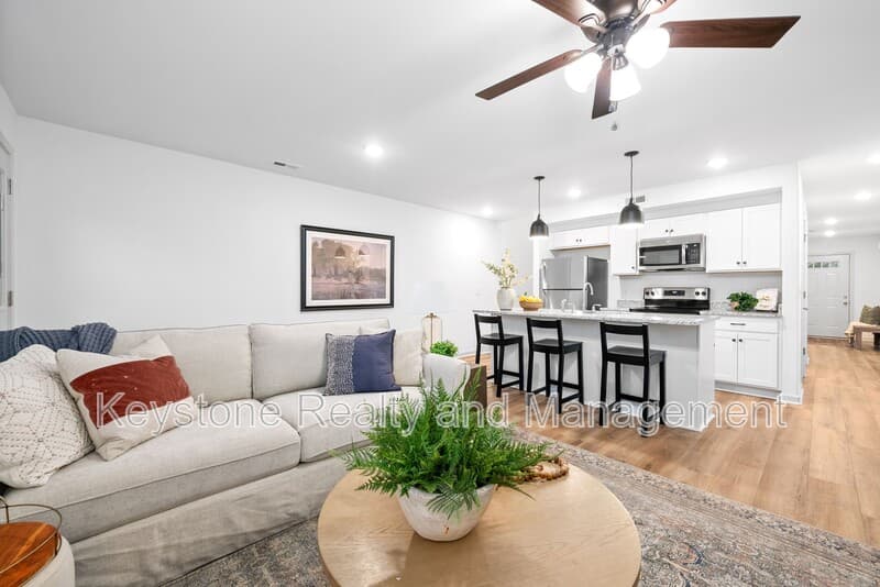 Clarksville Townhome: 933 Center Road