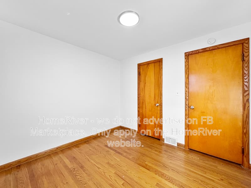 New Castle House: 1406 N Mercer St