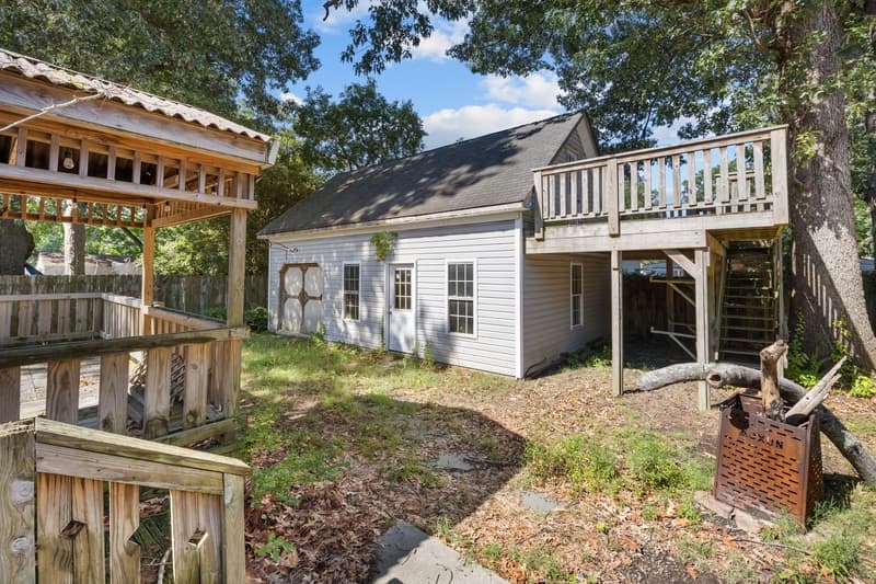 Chesapeake House: 1204 Fontana Avenue