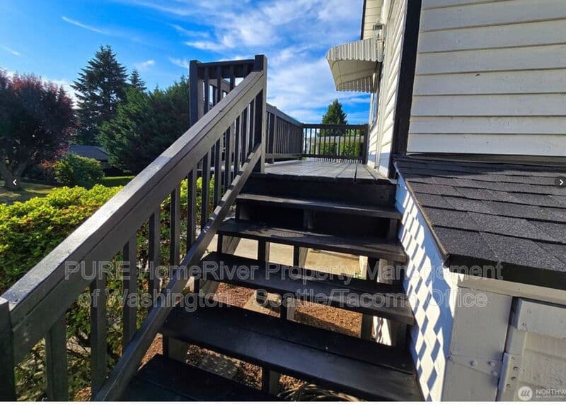 Tacoma House: 5345 S Trafton