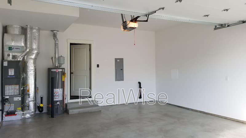 Redmond House: 4332 Southwest Canal Blvd