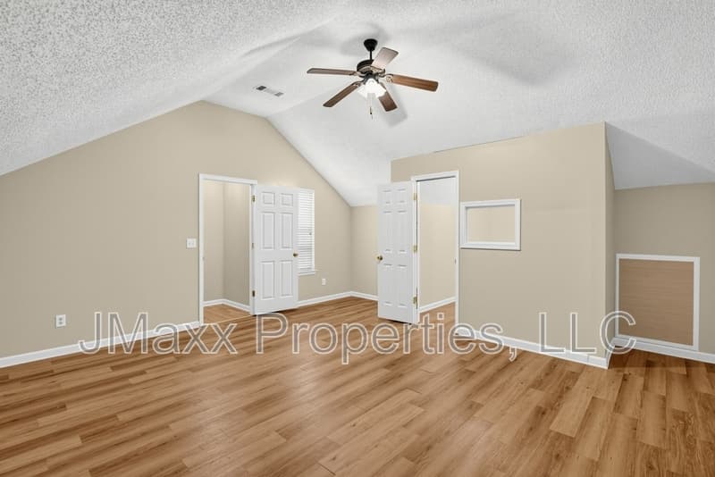 Lithonia House: 1560 Rogers Crossing Dr