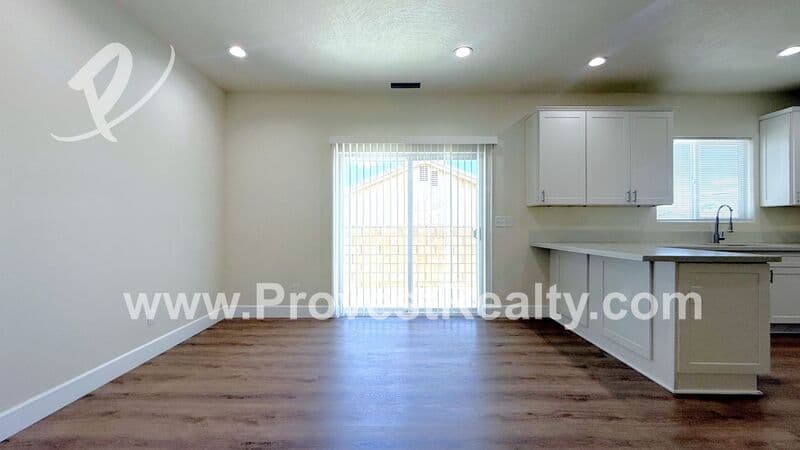 Apple Valley House: 20125 Zuni Rd
