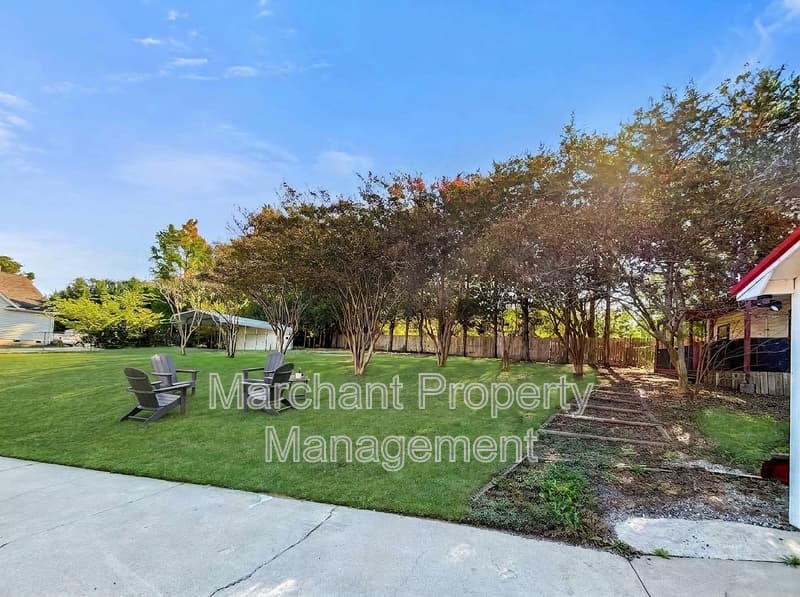 Taylors House: 4804 Edwards Road