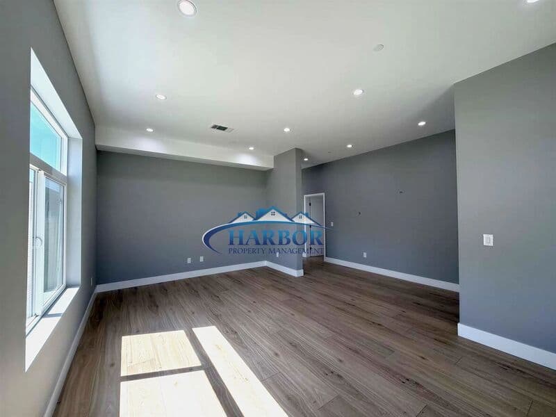 Torrance House: 2126 W 238th Street