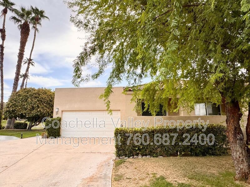 Rancho Mirage House: 21 Lake Shore Dr
