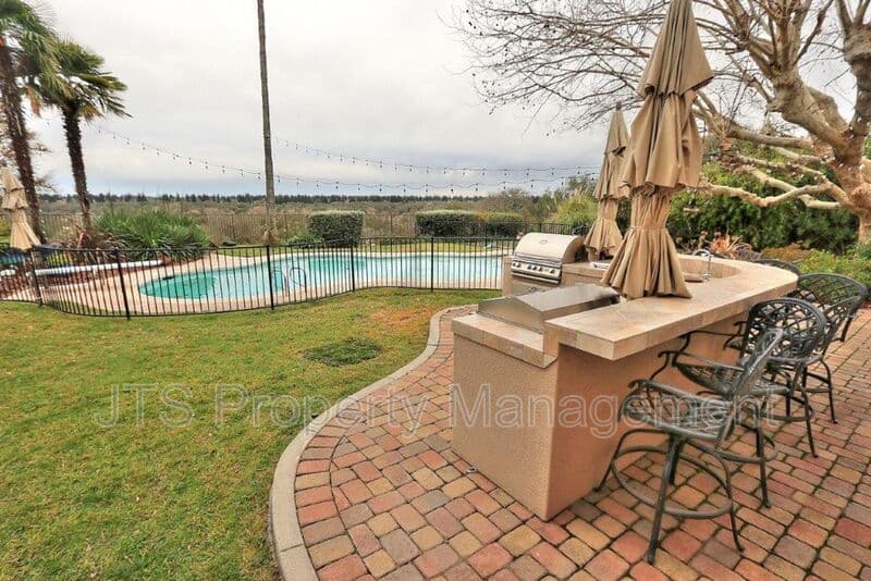 Fair Oaks House: 8520 Emperor Drive