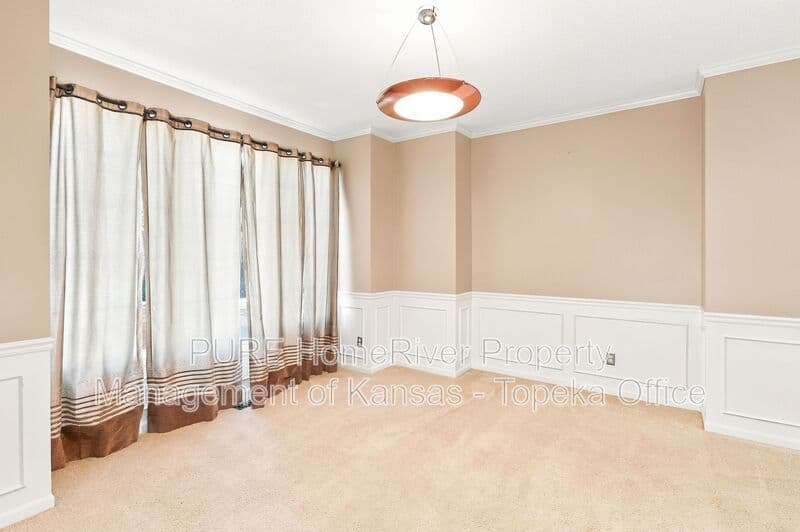 Kansas City House: 6320 N Nevada Ave