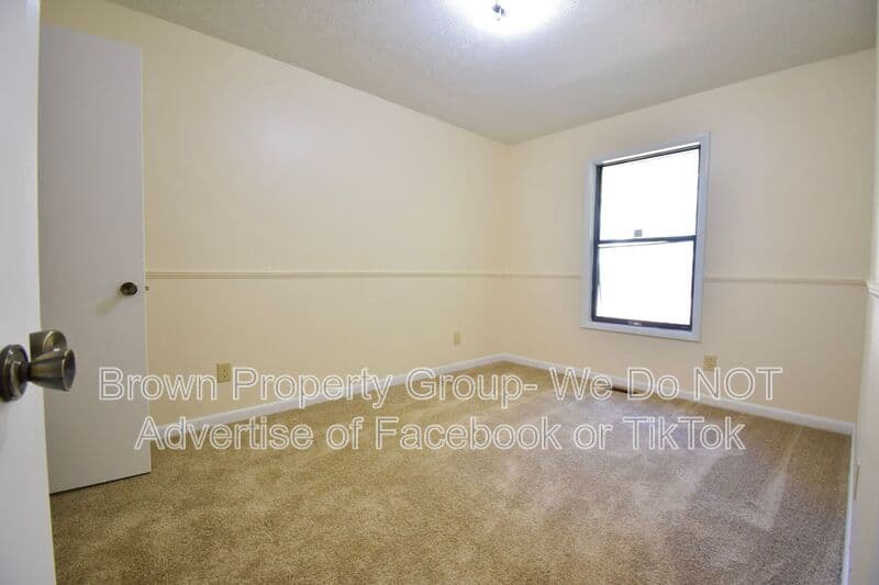 Fayetteville House: 5924 Dalton Rd