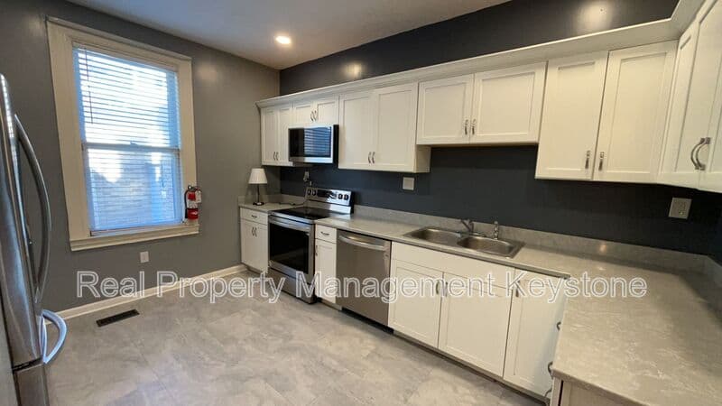 Pittsburgh House: 1122 Greenfield Avenue
