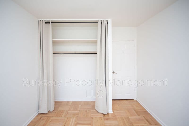 Cherry Hill House: 455 Chapel Ave E