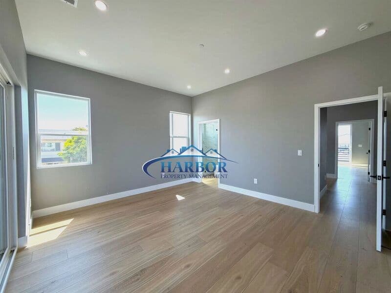 Torrance House: 2126 W 238th Street