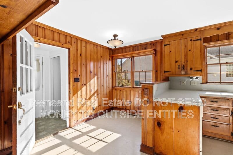 Fayetteville House: 315 Fairfield Dr.
