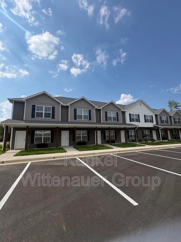 O'Fallon Condo: 225 D Coral Sea Way