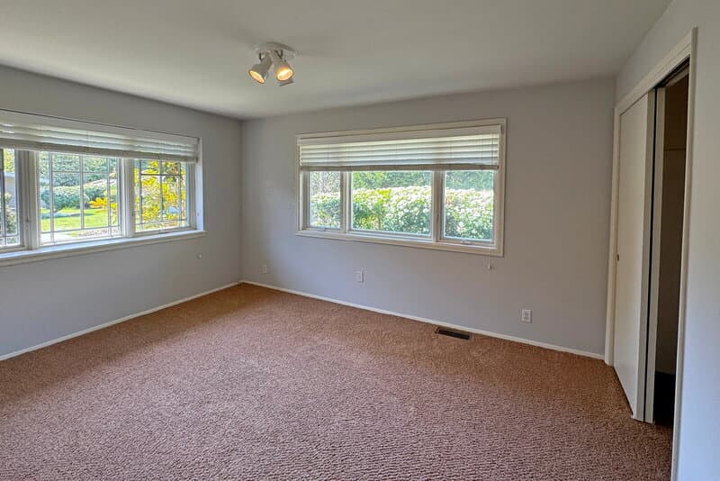 Kirkland House: 10632 NE 47th Pl