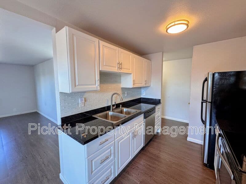 Bremerton Condo: 1132 Scott Ave