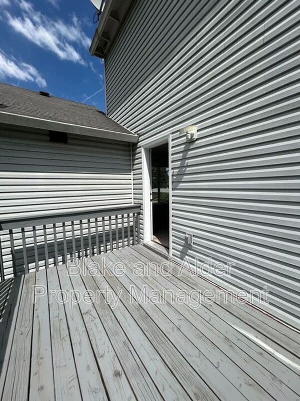 Portland House: 5609 SE 117TH Ave