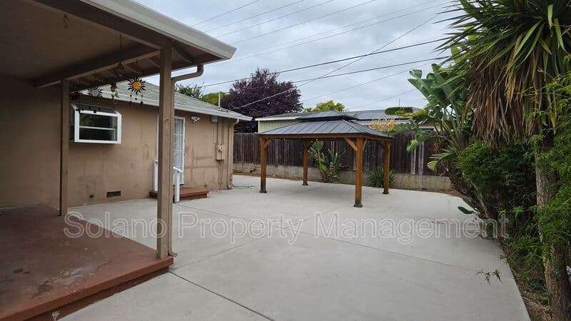 Vallejo House: 2414 Tennessee Street