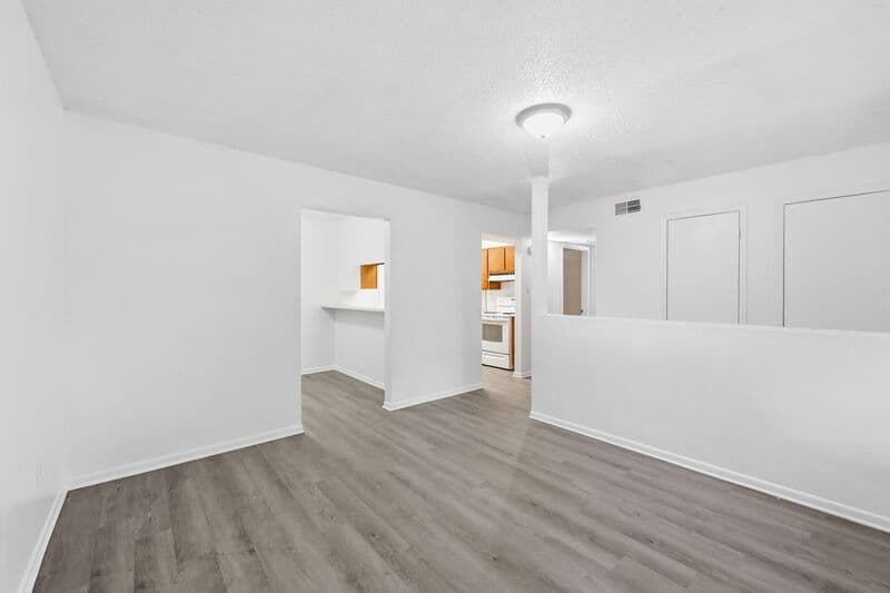 Kirbyville House: 1410 South Elizabeth Ave