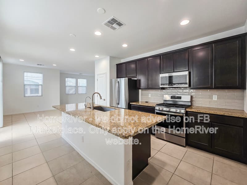 Surprise House: 14119 W Bronco Trl