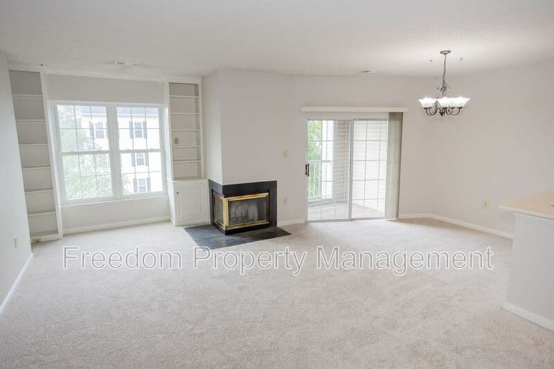 Alexandria Condo: 279 S Pickett St.