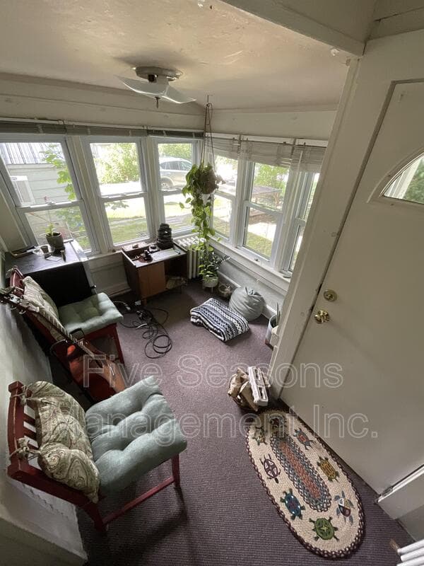 Burlington House: 406 North St - 406