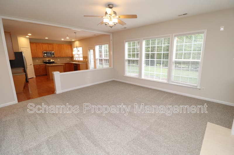 Cary House: 308 Marble Glow Ct