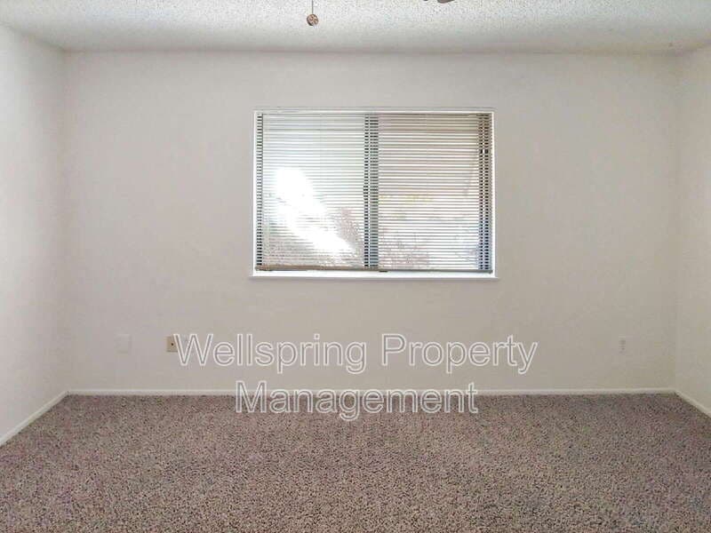 Ridgecrest Condo: 936 W Graaf