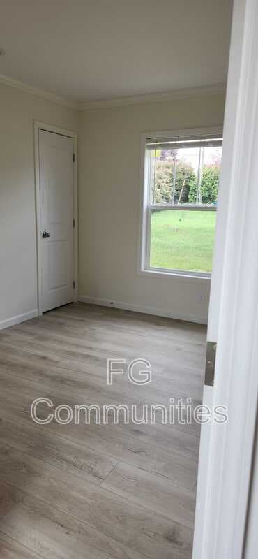 Taylorsville House: 9 Fridays Cir