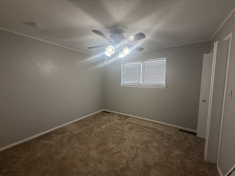Ada House: 110 South Stonewall Avenue