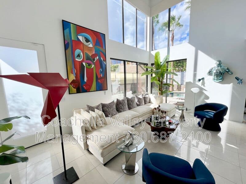 Palm Springs House: 353 Cheryl Dr