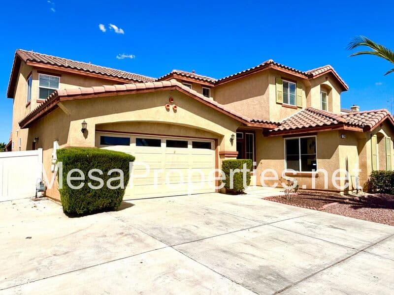 Victorville House: 12396 Ava Loma St.
