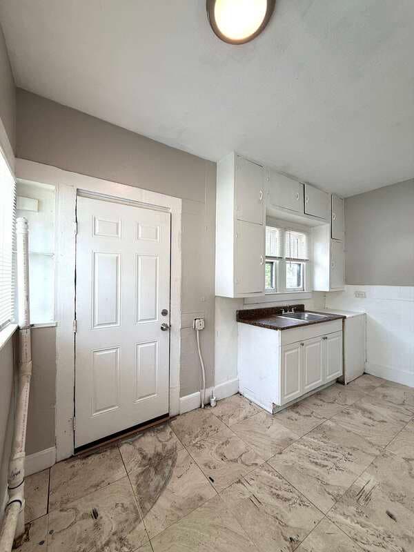 Clearwater House: 548 Woodlawn Street