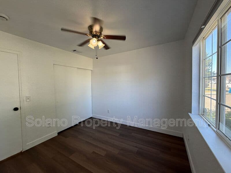 Dixon House: 1030 Windmill Dr