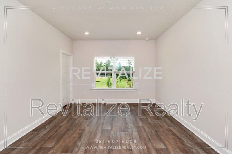Daphne House: 11253 Cloister Drive
