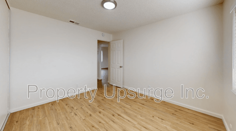 Anderson Condo: 1710 Bruce St