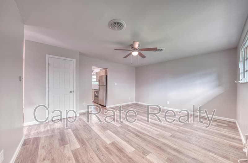 Columbus House: 3738 Arkwood Ct